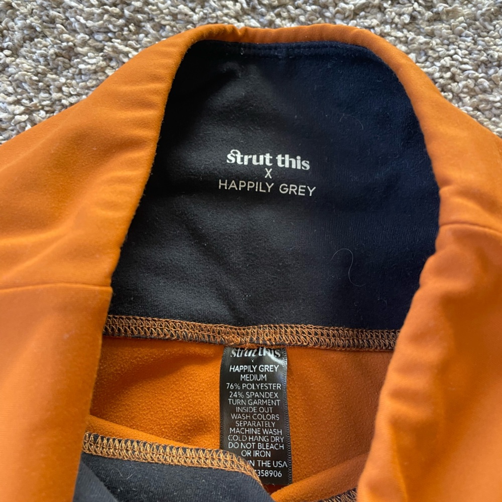 REVOLVE High-Waist Leggings in Dusty Rose & Burnt Orange - Picture 3 of 7